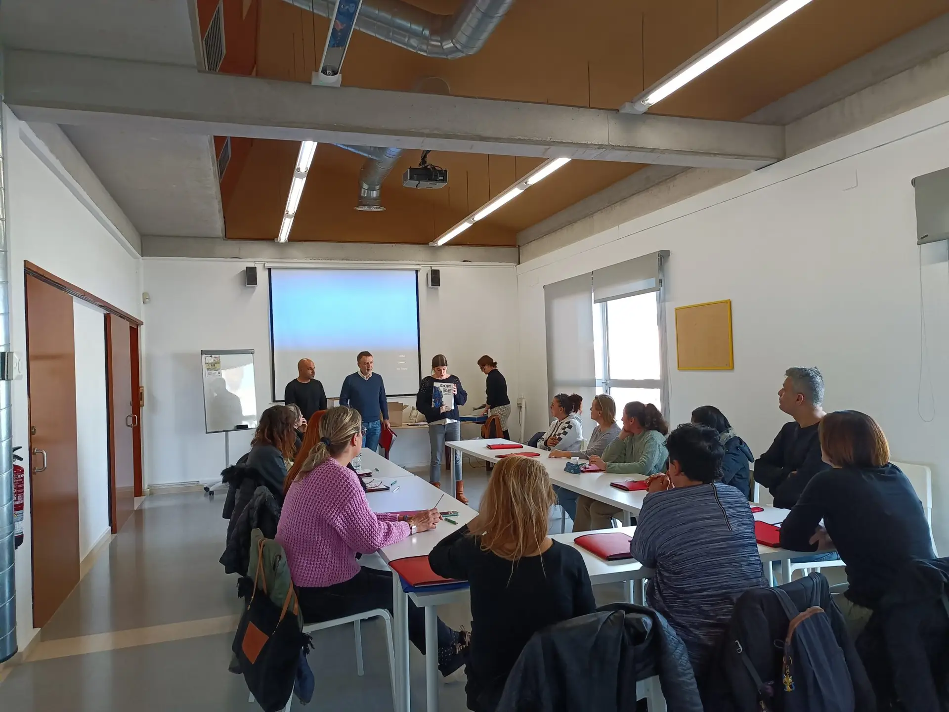 Actualment esteu veient Inici del CP de Dinamització d’activitats de lleure, vetllador/a, monitor/a de transport escolar i manipulació d’aliments